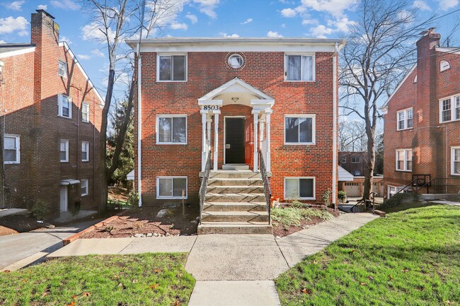Foto del edificio - Flower Ave Apartments