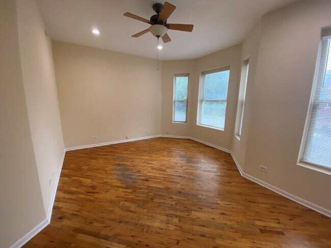 Foto del edificio - 2300 S Ridgeway Ave