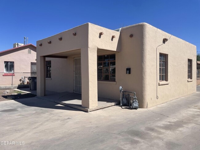 Foto del edificio - 8167 Josephine Cir