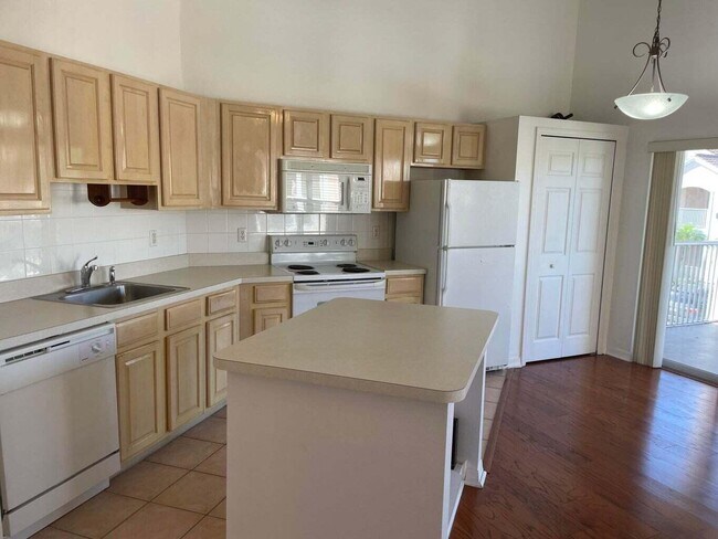 Building Photo - 10015 Perfect Dr