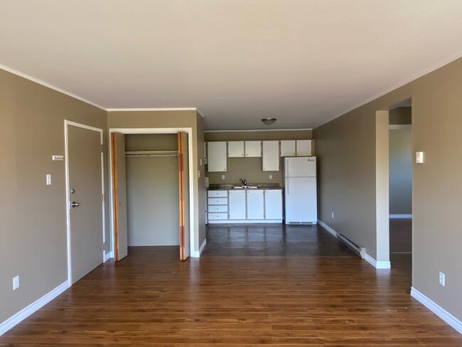 Building Photo - 9 Green Valley Dr