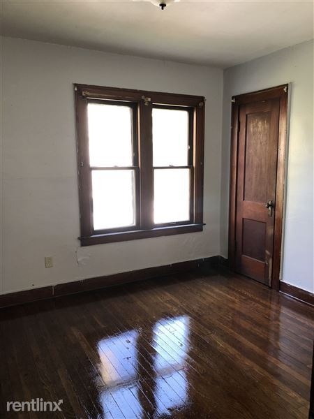 Foto del edificio - SW two bed lower