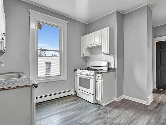 Building Photo - 49 Tichenor Terrace