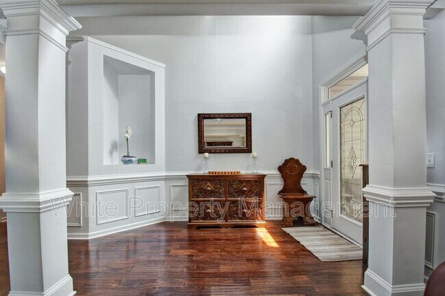 Building Photo - 9920 Eden Hall Ct