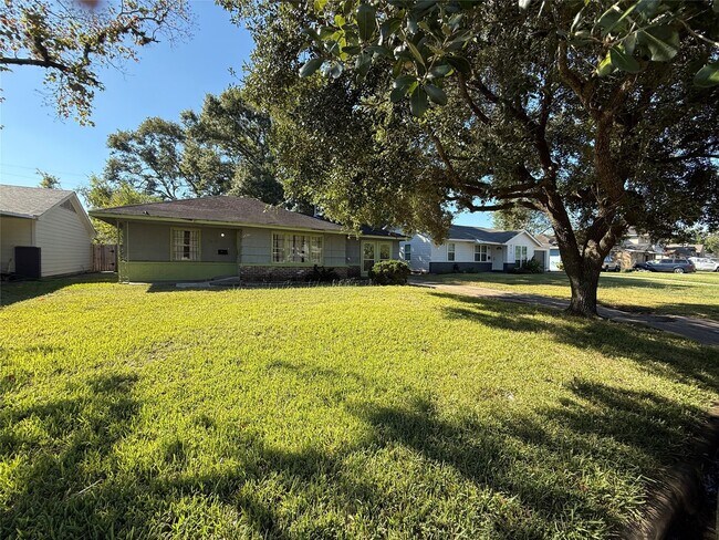 Foto del edificio - 5614 Ricky St