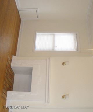 Building Photo - 2836 E 130th St