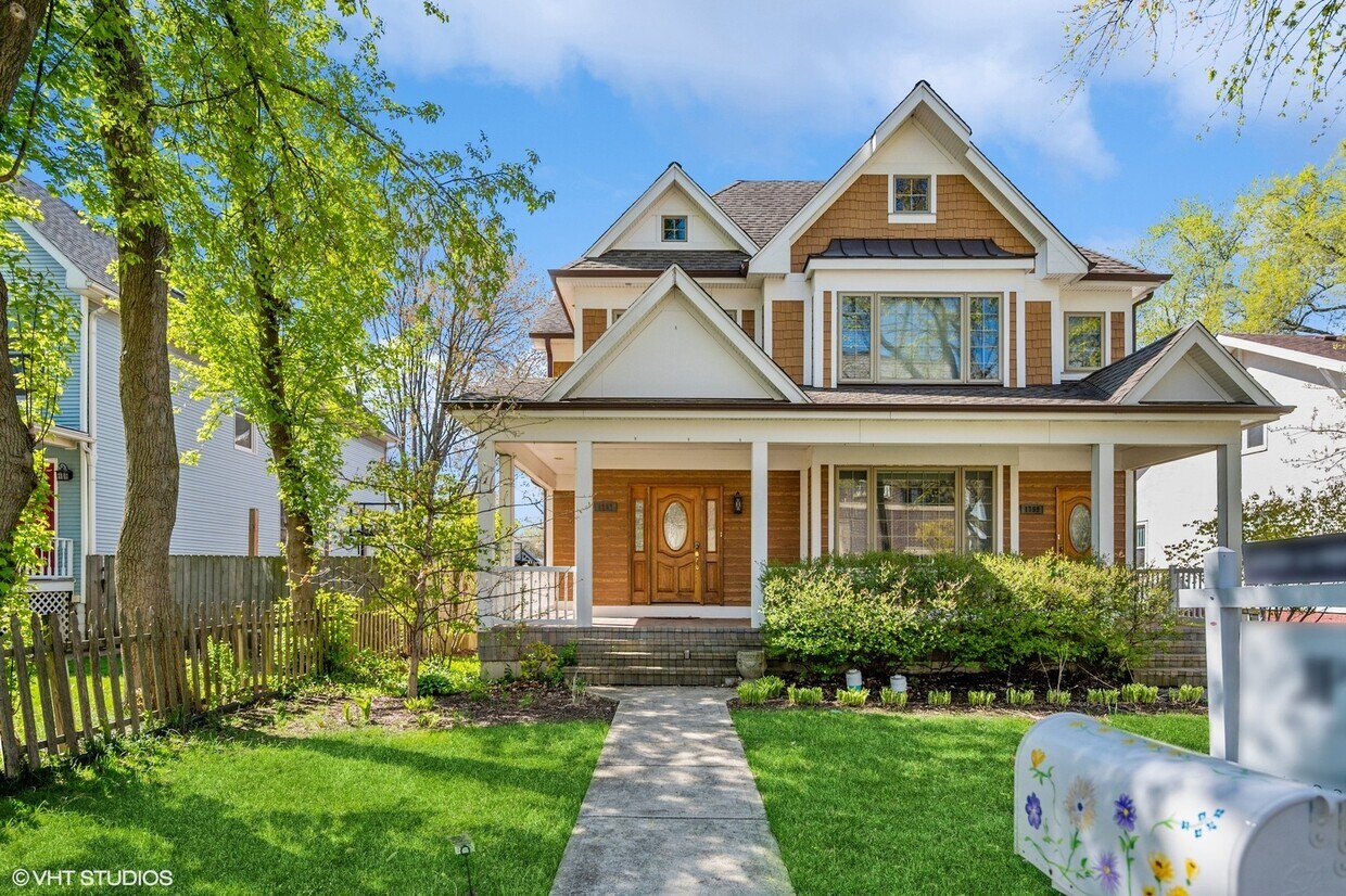 Primary Photo - 1757 Dewes St