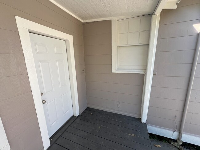 Building Photo - Charming 3-Bedroom Home Near Baton Rouge G...