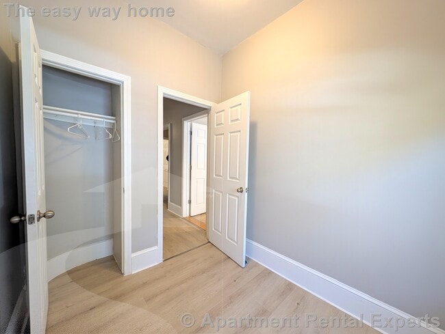 Building Photo - 254 Windsor St