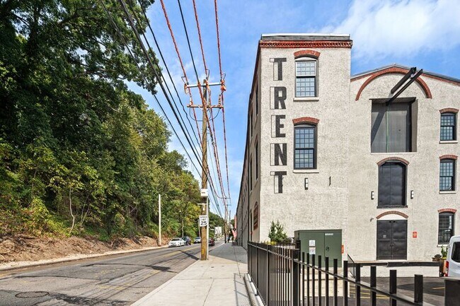 Building Photo - 201 Leverington Ave