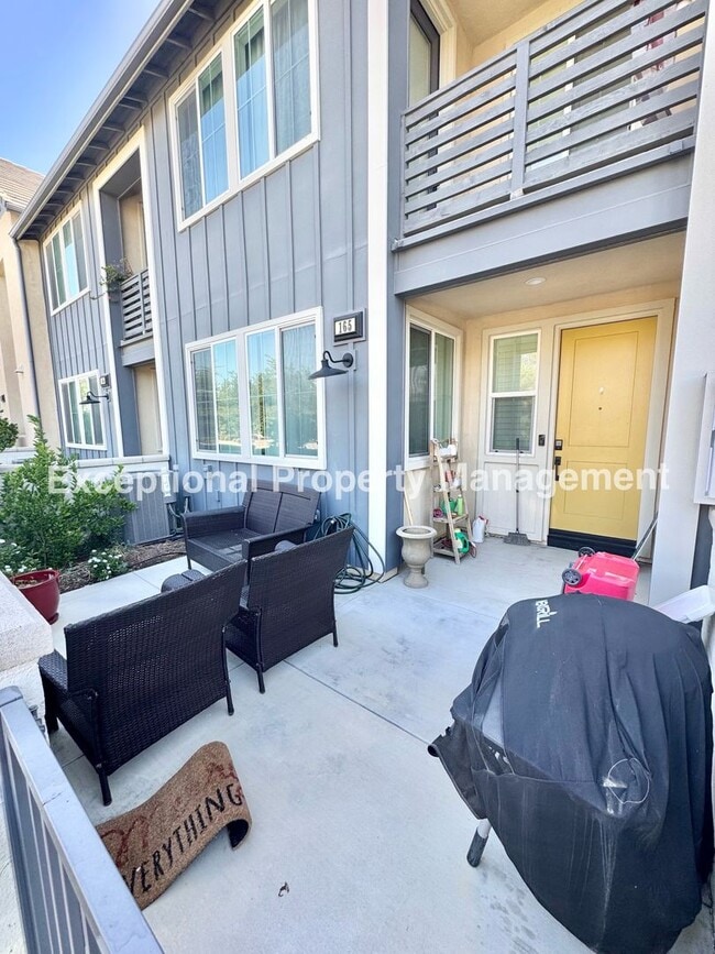 Photo - Ready to move in 3 bed 3 bath home!