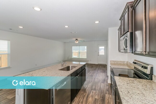 Foto del edificio - 17061 Dusty Boots Ln