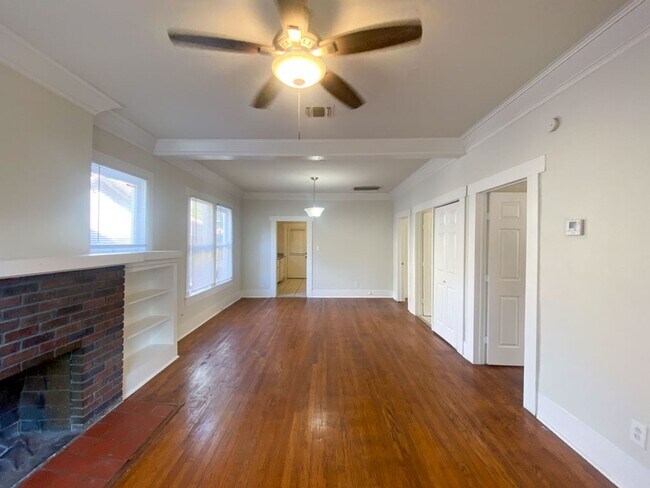 Foto del edificio - 2Bed/1Bath House for Rent! Available Now!