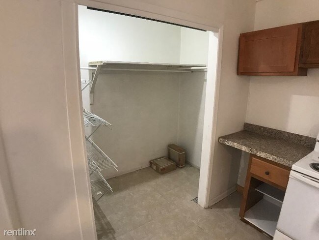 Building Photo - 1 br, 1 bath Apartment - 1816 E 18TH AVE N