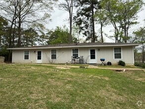 Building Photo - 207 Lawrence Rd