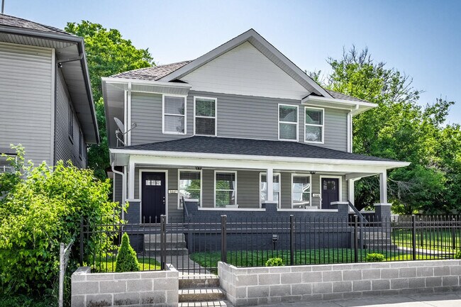 Building Photo - 3047 Ruckle St