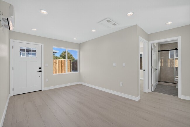 Foto del edificio - 4565 Todd St