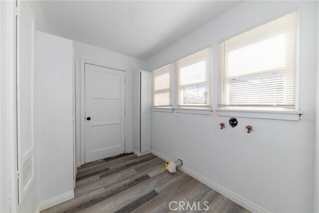 Building Photo - 112 E Fredricks St