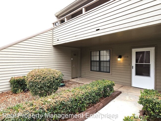 Building Photo - Studio, 1 bath House - 11120 N Stratford D...