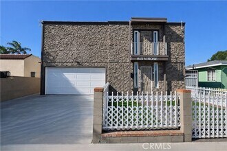 Building Photo - 815 N Rose Ave