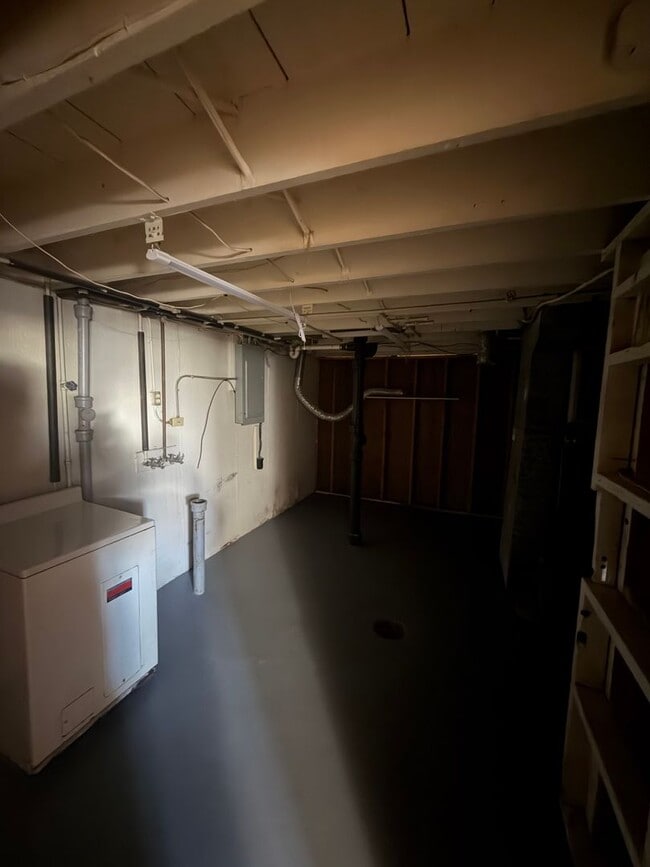 Foto del edificio - 9065 Bobb Ave