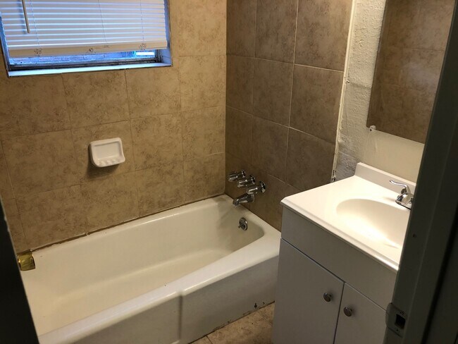 Foto del edificio - 3345 Linn St