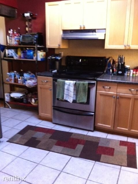 Building Photo - 3 br, 1.5 bath Townhome - 110 West 1st Avenue