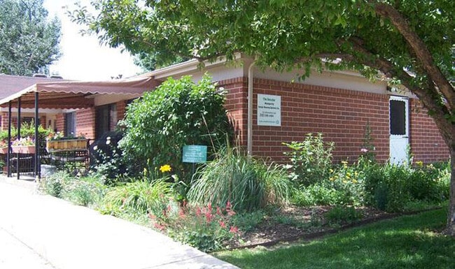 Building Photo - Decatur House Apartments