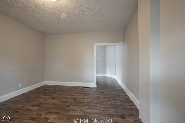 Foto del edificio - 1016 S Belmont Ave