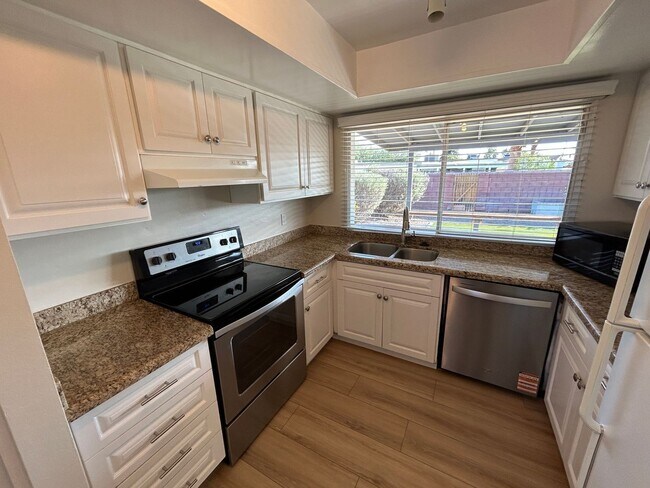 Foto del edificio - 8601 E Orange Blossom Ln