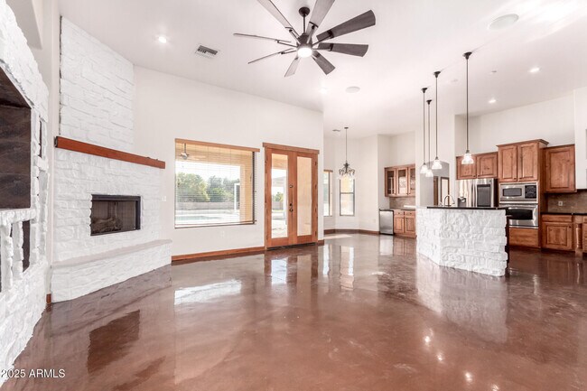 Foto del edificio - 16433 W Hilton Ave