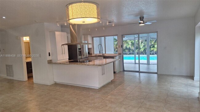 Foto del edificio - 1575 NE 38th St