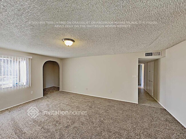 Building Photo - 6038 W Vernon Ave