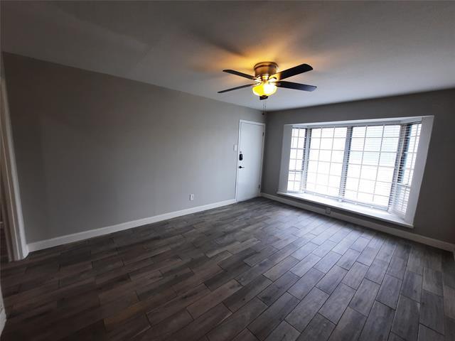 Building Photo - 2101 Oakhurst Dr