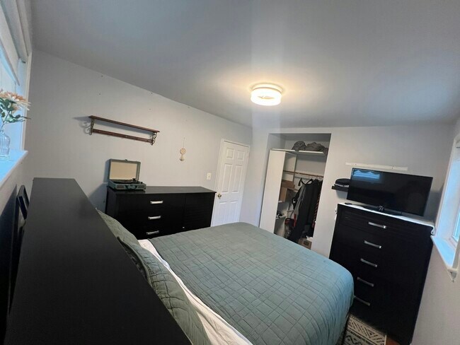 Foto del edificio - 4803 Creek Shore Dr