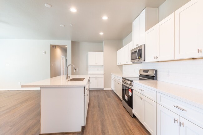 Building Photo - 103 Pk Pl Cir