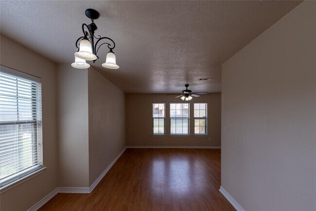 Foto del edificio - 144 Sendero Dr