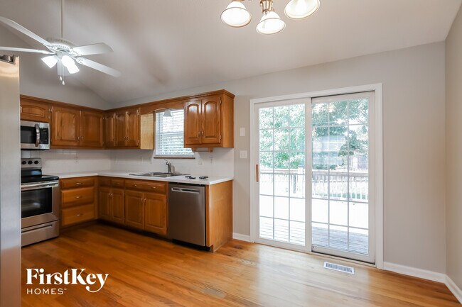 Foto del edificio - 11036 N McKinley Ave