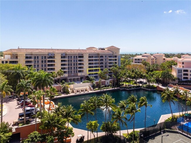 Foto del edificio - 765 Crandon Blvd