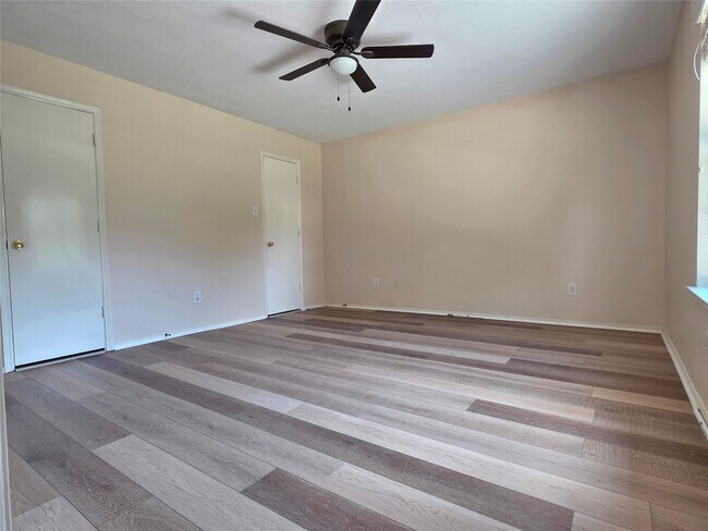 Foto del edificio - 16106 Darwood Ct