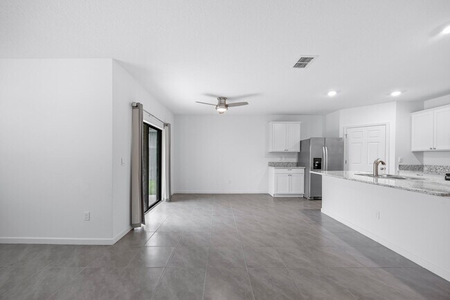 Building Photo - 257 Bubbling Ln