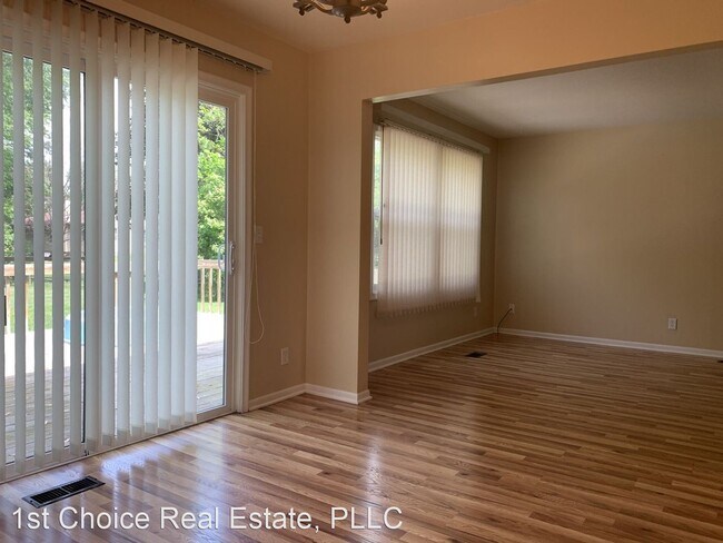 Building Photo - 3 br, 1.5 bath House - 2950 Briarwick Dr