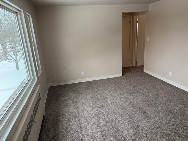 Building Photo - 1619 W 3rd St