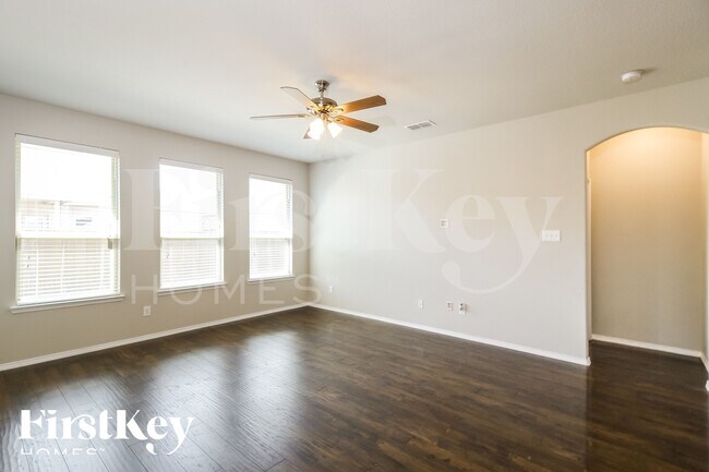 Foto del edificio - 3712 Fossil Tree Ln