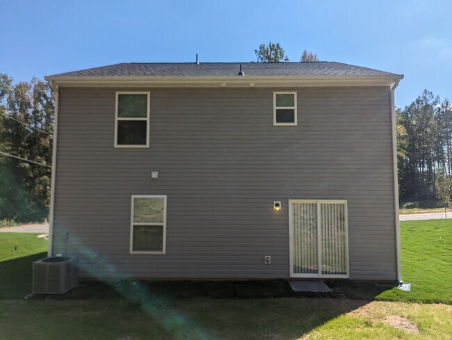 Foto del edificio - Room in Single Family Home on Trailblazer St