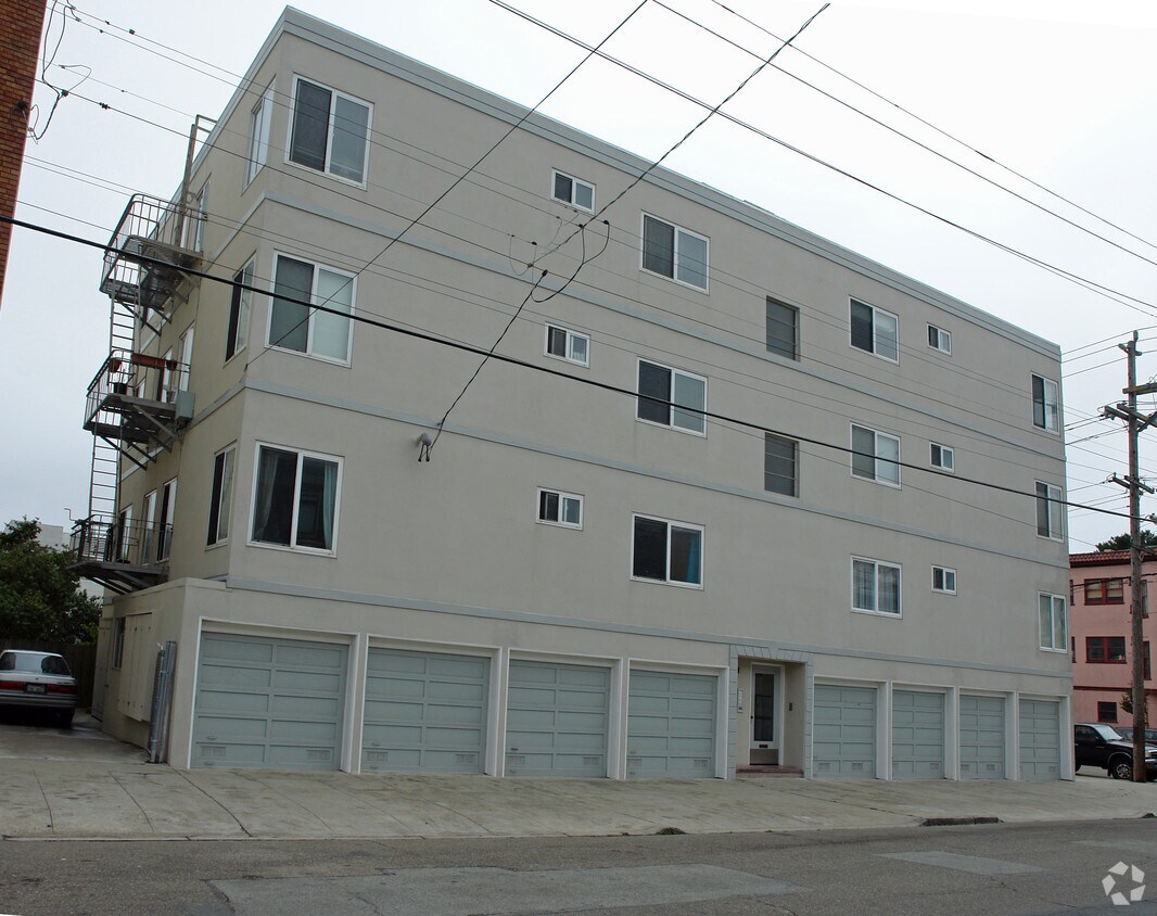 Building Photo - 590 26th Ave