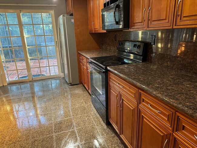 Foto del edificio - 812 SE 14th Ct