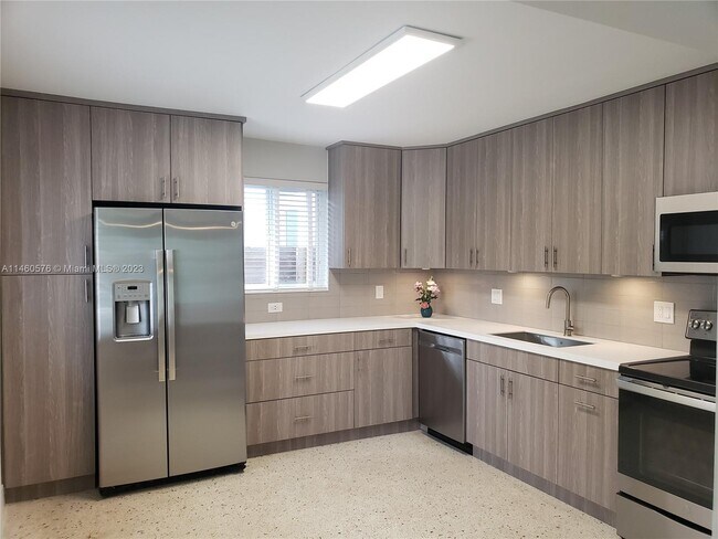 Foto del edificio - 1613 SW 23rd St