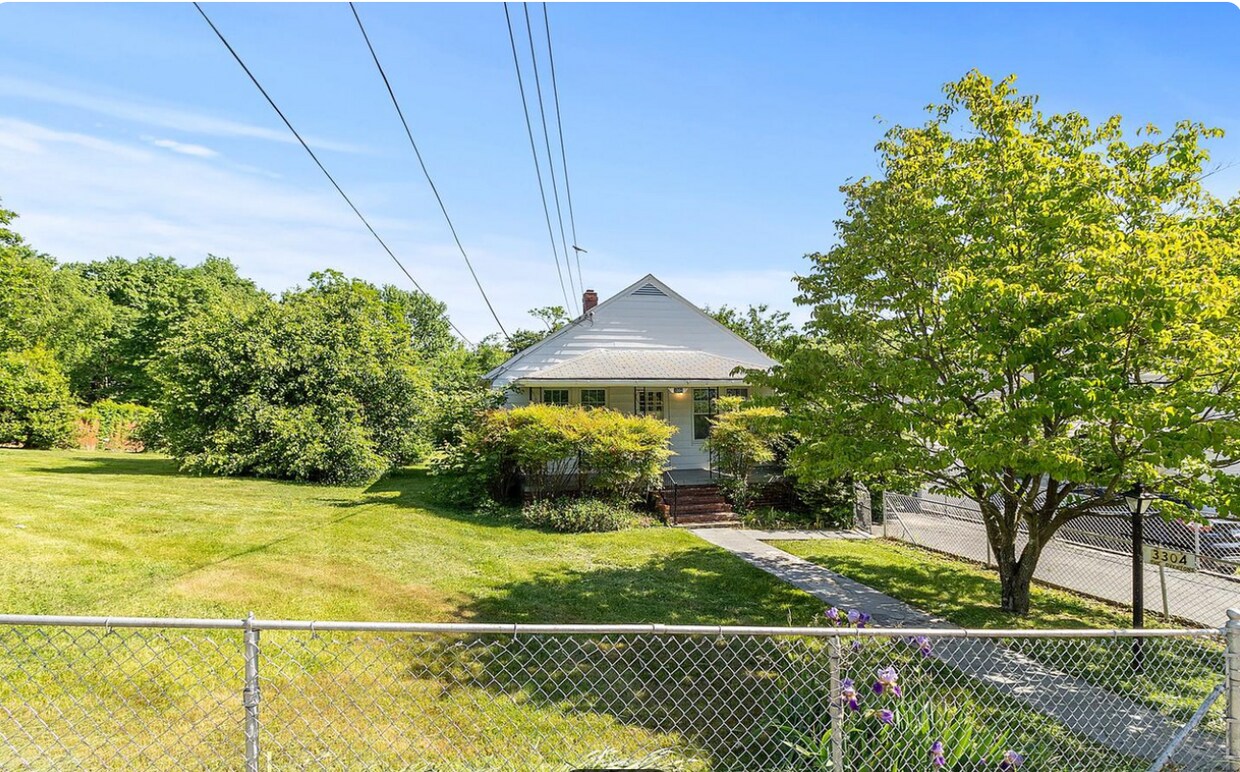 3304 Clayborne Ave, Alexandria, VA 22306 House for Rent in Alexandria