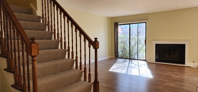 Building Photo - 1188 Leicester Ct